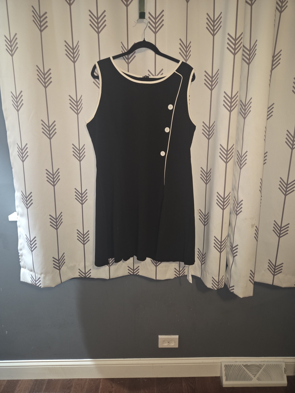 SHEIN Black Sleeveless A-Line Dress with White Piping & Button Detail